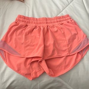 Lululemon hotty hot shorts size 4! color: raspberry cream!